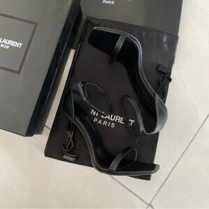 Yves Saint Laurent Womens Leather Flat Toe Pumps Size 9 Black